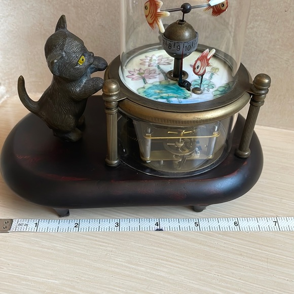 Cat Catching Fish in Glass Case Clock - Picture 7 of 9